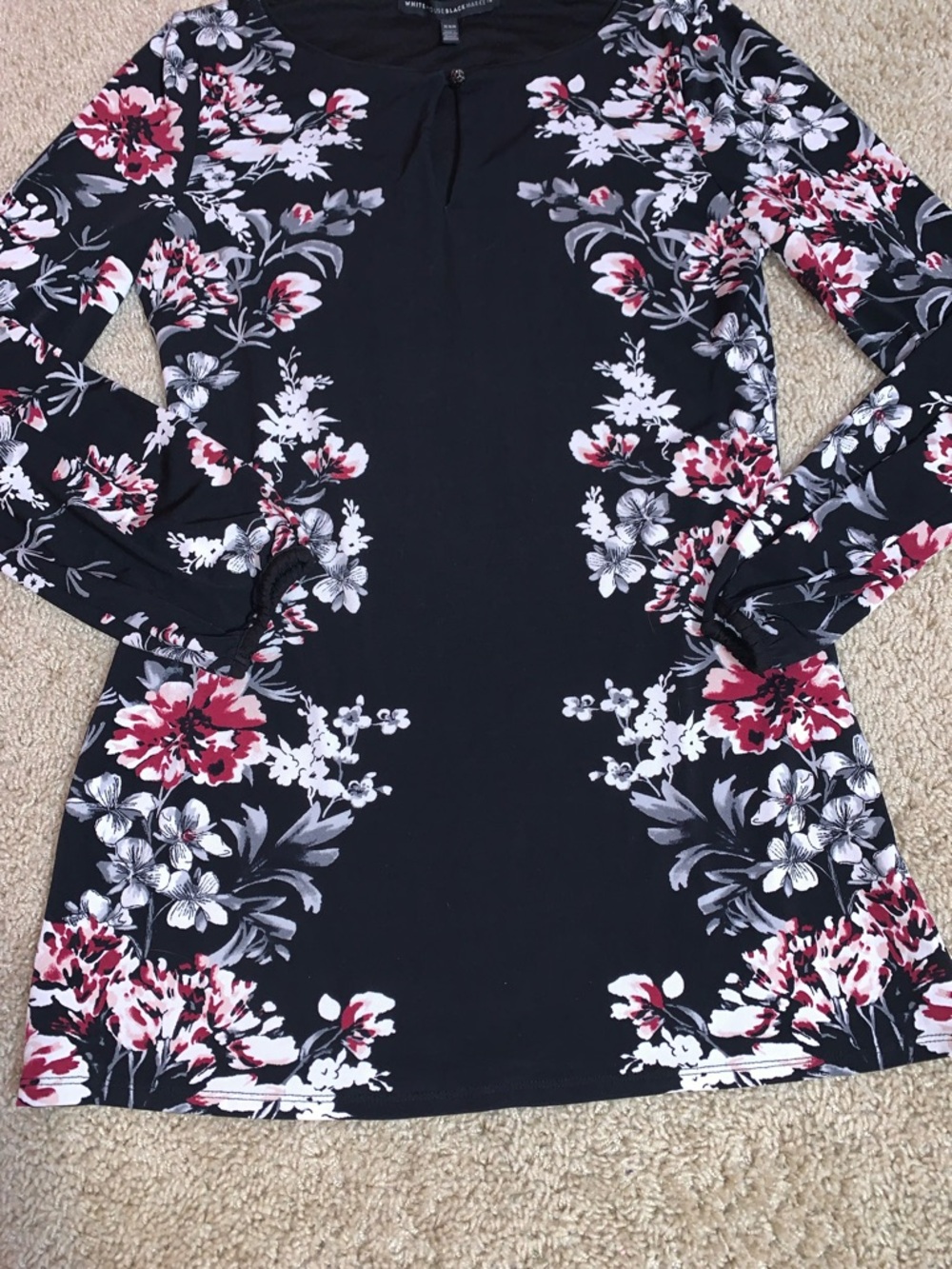 White House Black Market Women’s Black Floral Keyhole Elastic Long Sleeve Tunic - Picture 5 of 8